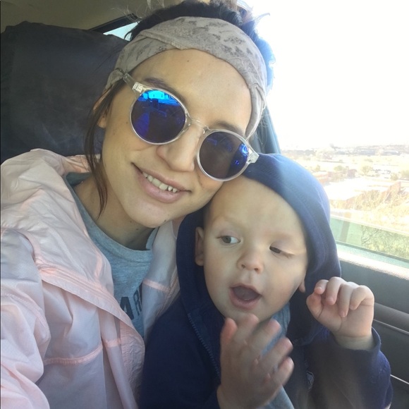 Meet your Posher, Cecelia - Picture 1 of 1